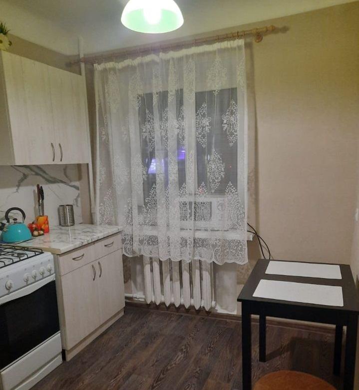 Сдам на сутки 4-комнатную квартиру в Ростове-на-Дону в Кировском р-не, Шаумяна улица, 100