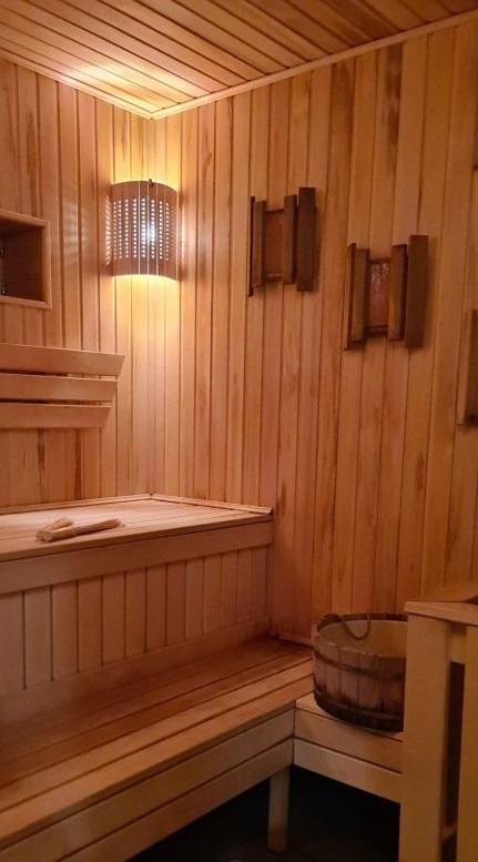 Сдам на сутки коттедж в Азовском районе