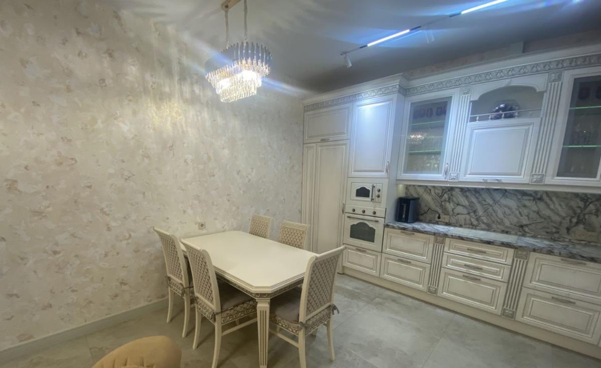 Продам 3-комнатную квартиру в новостройке в Уфе в Орджоникидзевском р-не, Первомайская улица, 8а
