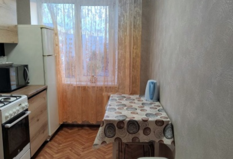Сдам на сутки 3-комнатную квартиру в Уфе в Ленинском р-не, Гафури улица, 19