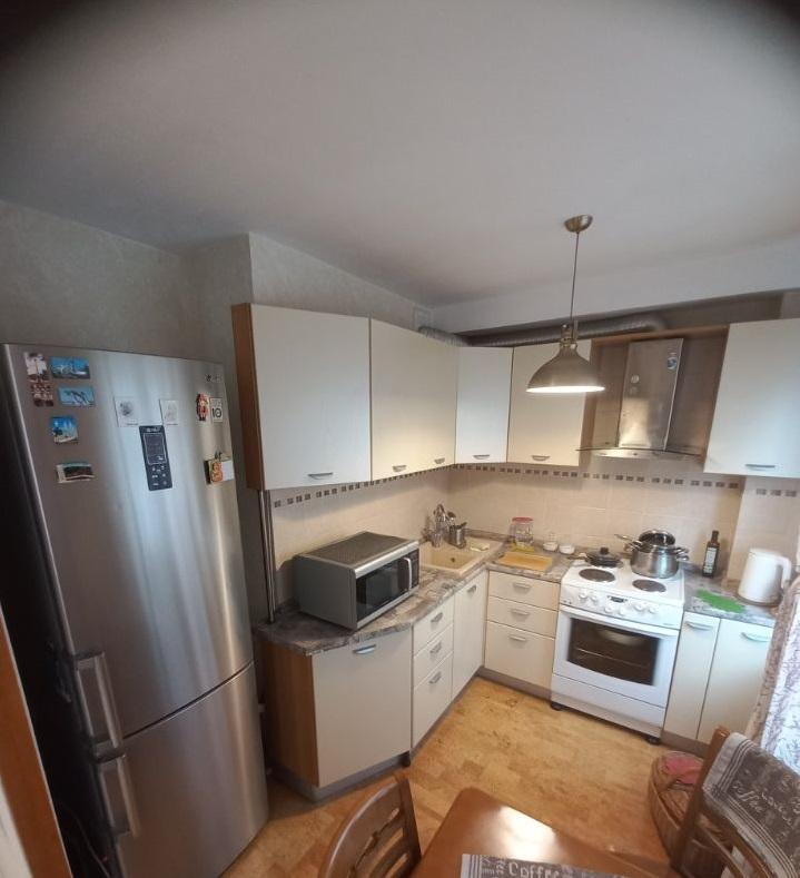 Продам 3-комнатную квартиру в Красноярске в Свердловском р-не, Королева улица, 8а