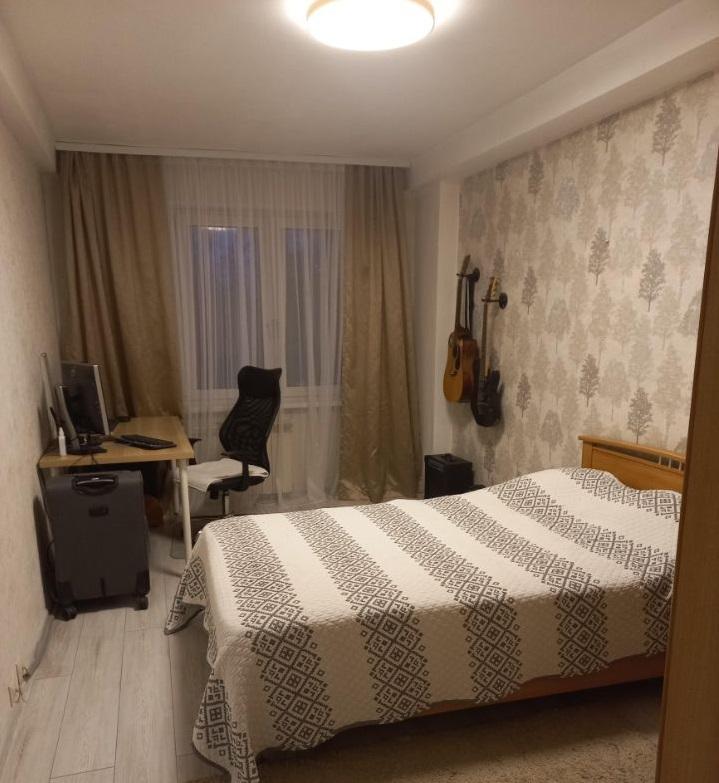 Продам 3-комнатную квартиру в Красноярске в Свердловском р-не, Королева улица, 8а
