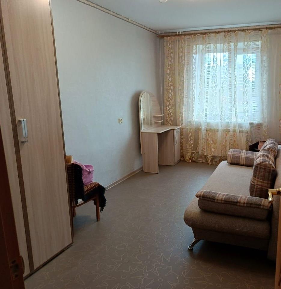 Продам 4-комнатную квартиру в Красноярске в Советском р-не, Северный, Комсомольский проспект, 23