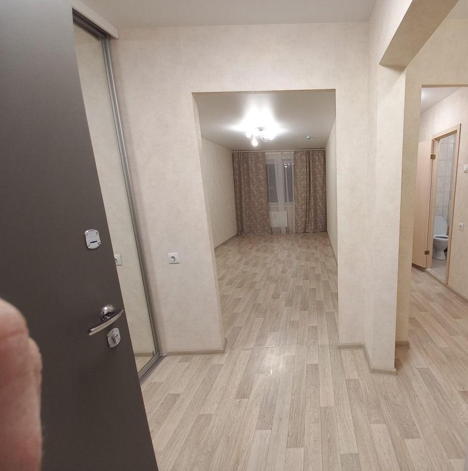 Продам 1-комнатную квартиру в новостройке в Красноярске в Октябрьском р-не, Вербная улица, 3