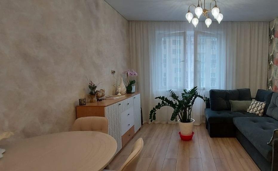 Продам 2-комнатную квартиру в новостройке в Красноярске в Советском р-не, Авиаторов улица, 43