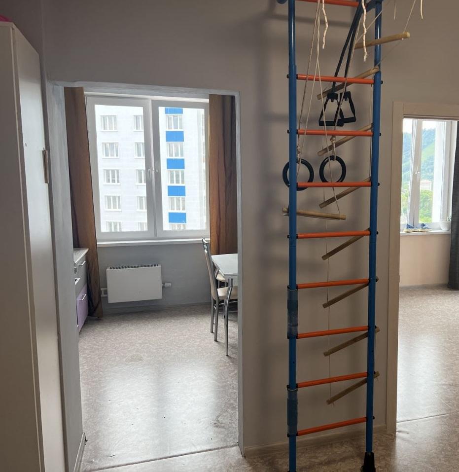 Продам 3-комнатную квартиру в новостройке в Красноярске в Свердловском р-не, Лесников улица, 49