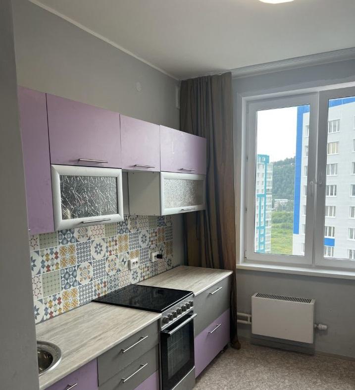 Продам 3-комнатную квартиру в новостройке в Красноярске в Свердловском р-не, Лесников улица, 49