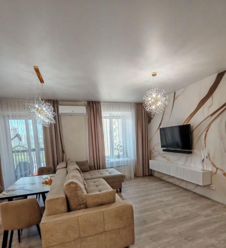 Продам 3-комнатную квартиру в новостройке в Красноярске в Центральном р-не, Караульная улица, 43/5