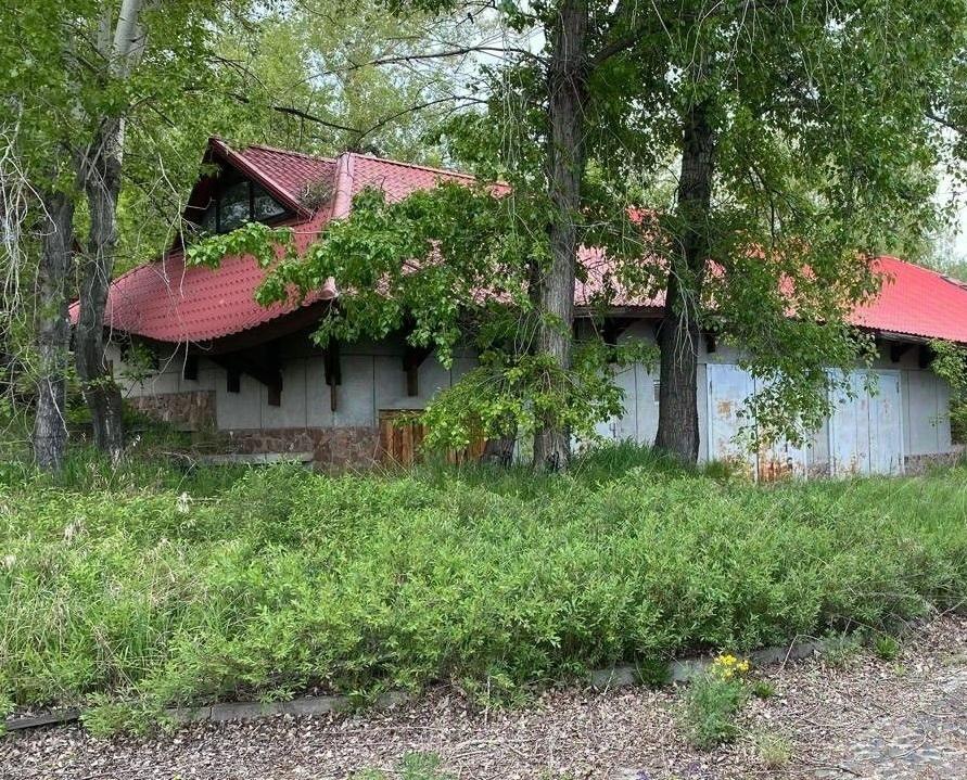 Продам помещение под услуги в Красноярске в Советском р-не, Ульяновский проспект, 5