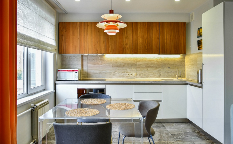 Сдам на сутки 3-комнатную квартиру в Красноярске в Центральном р-не, Робеспьера улица, 32