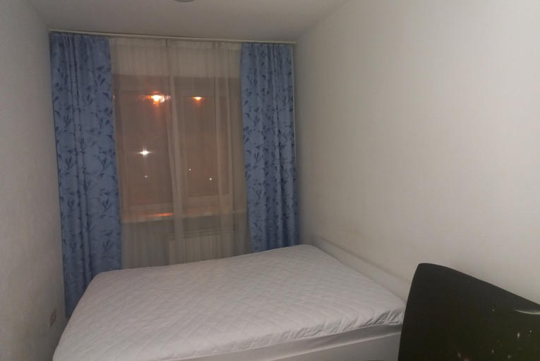 Сдам на сутки 3-комнатную квартиру в Красноярске в Центральном р-не, Сурикова улица, 4