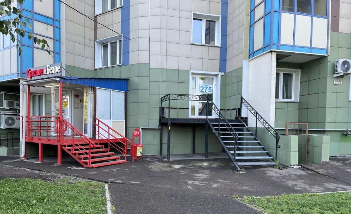 Сдается торговое помещение в Красноярске в Центральном р-не, Караульная улица, 42