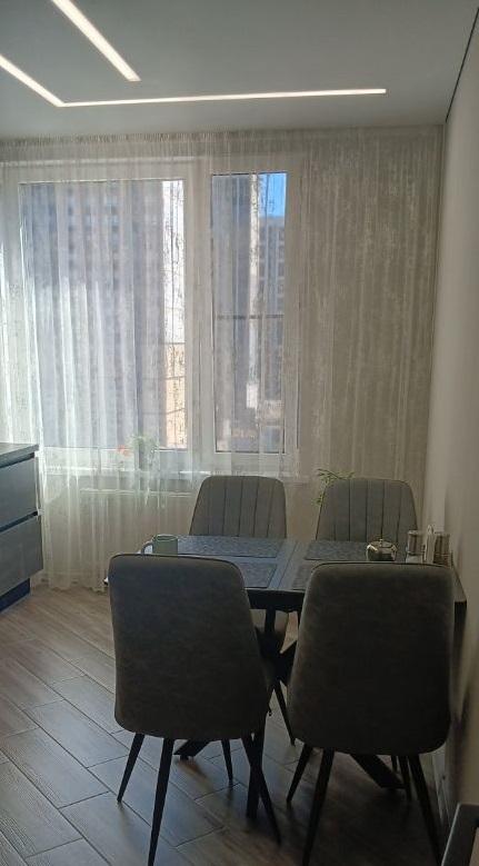 Продам 3-комнатную квартиру в новостройке в Воронеже в Центральном р-не, Московский проспект, 132