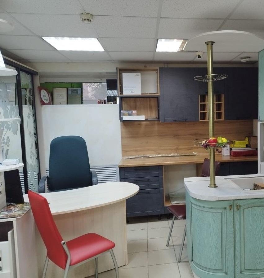 Продам торговое помещение в Воронеже в Ленинском р-не, Донбасская улица, 5