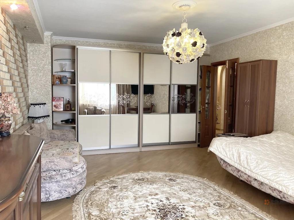 Продам 2-комнатную квартиру в Чехове, 2а