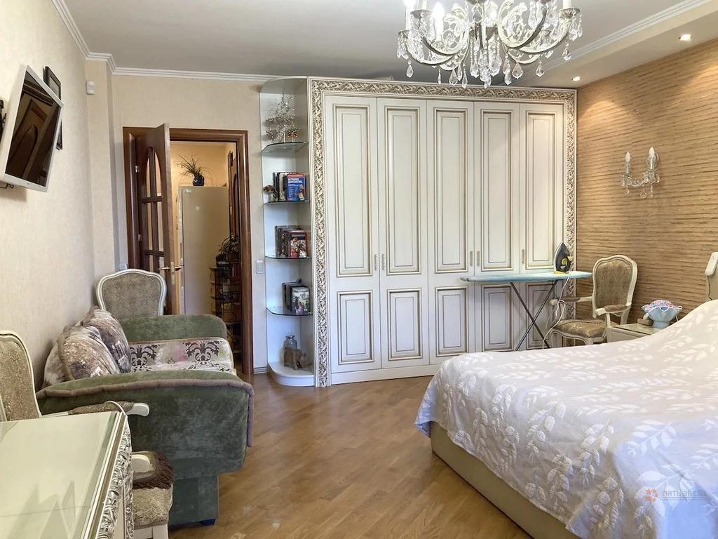 Продам 2-комнатную квартиру в Чехове, 2а