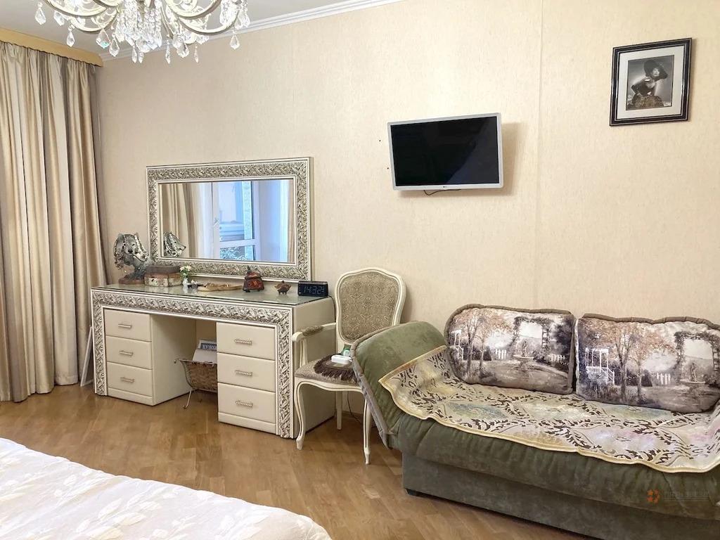 Продам 2-комнатную квартиру в Чехове, 2а