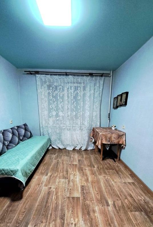 Продам 2-комнатную квартиру в Перми в Кировском р-не, Закамск, Маршала Рыбалко улица, 90