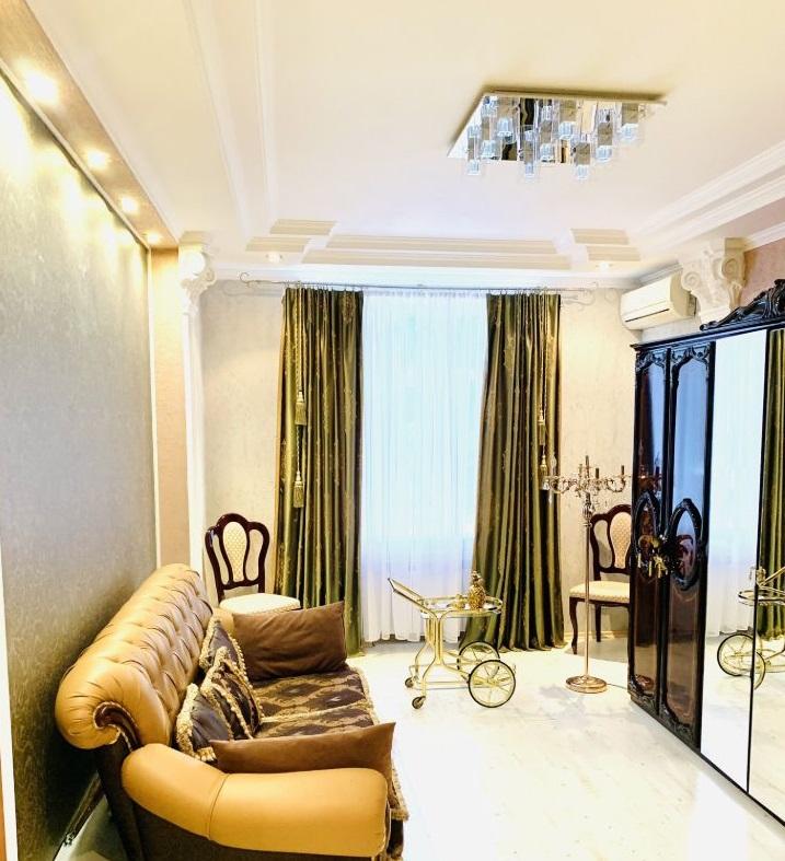 Продам 2-комнатную квартиру в Перми в Свердловском р-не, Комсомольский проспект, 56