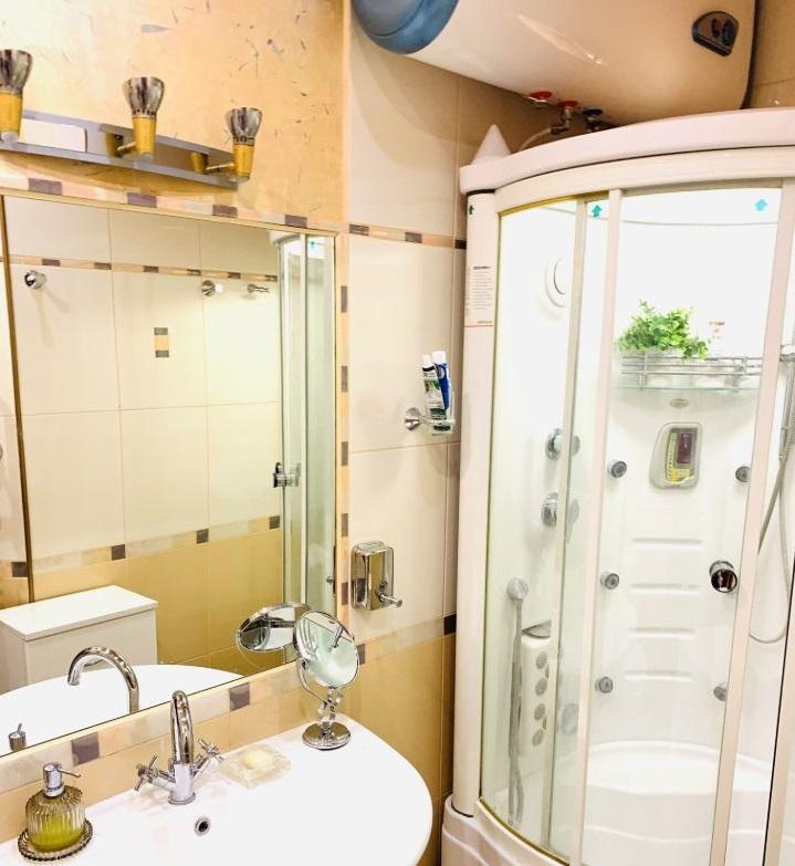 Продам 2-комнатную квартиру в Перми в Свердловском р-не, Комсомольский проспект, 56