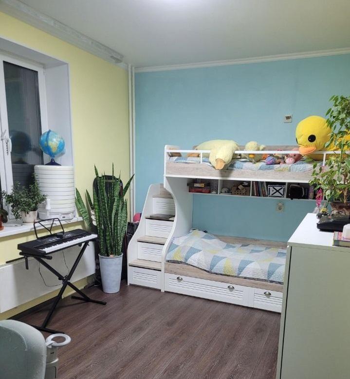 Продам 3-комнатную квартиру в Перми в Индустриальном р-не, Новоплоский, Малая улица, 1