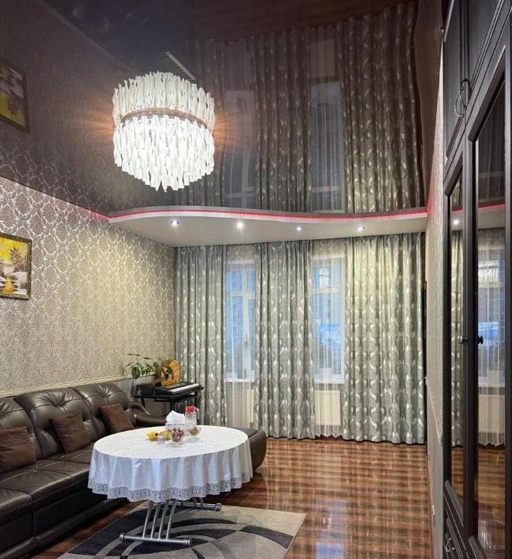 Продам 4-комнатную квартиру в Перми в Дзержинском р-не, Светлый, Рабочая улица, 7