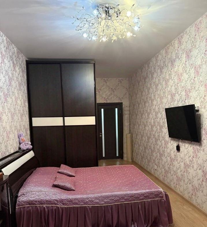 Продам 4-комнатную квартиру в Перми в Дзержинском р-не, Светлый, Рабочая улица, 7