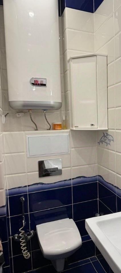 Продам 4-комнатную квартиру в Перми в Дзержинском р-не, Светлый, Рабочая улица, 7