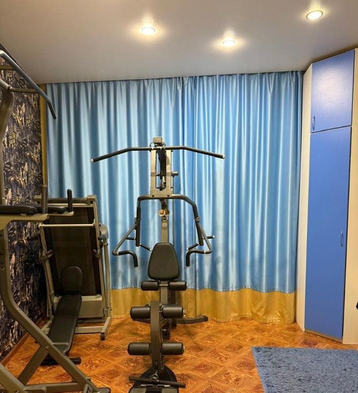 Продам 4-комнатную квартиру в Перми в Дзержинском р-не, Светлый, Рабочая улица, 7