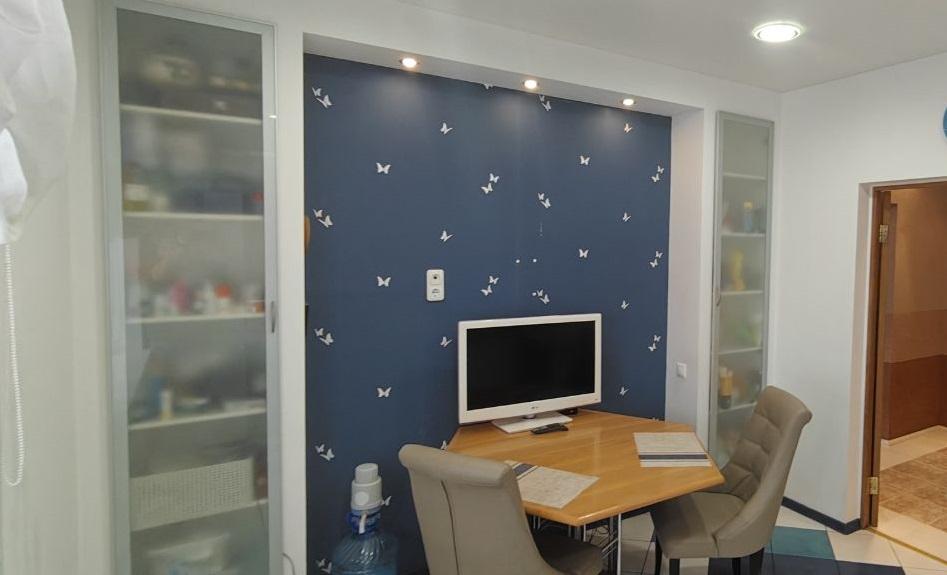 Продам 4-комнатную квартиру в Перми в Дзержинском р-не, Светлый, Малкова улица, 26