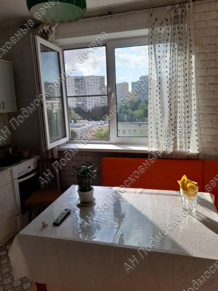 Продам 3-комнатную квартиру в Москве в Юго-Западный р-не, 4к2