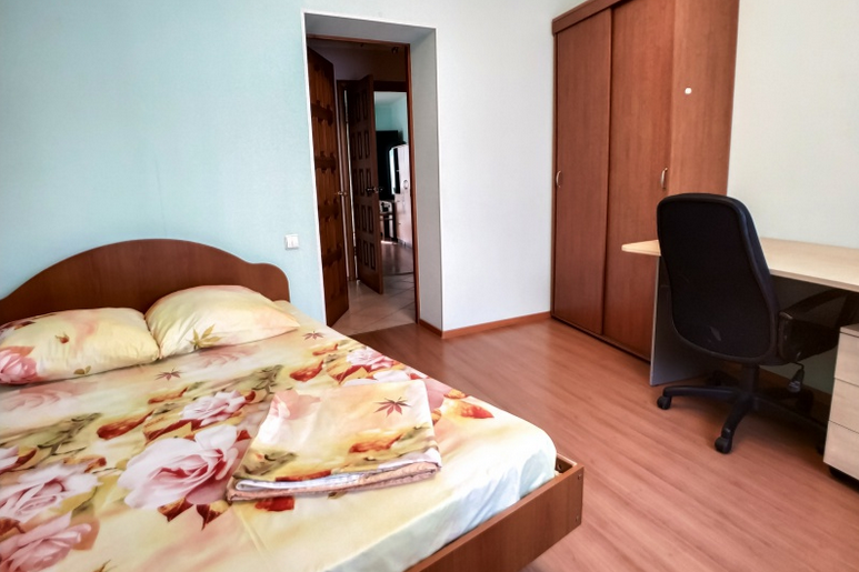 Сдам на сутки 3-комнатную квартиру в Перми в Свердловском р-не, Рабоче-крестьянская улица, 6