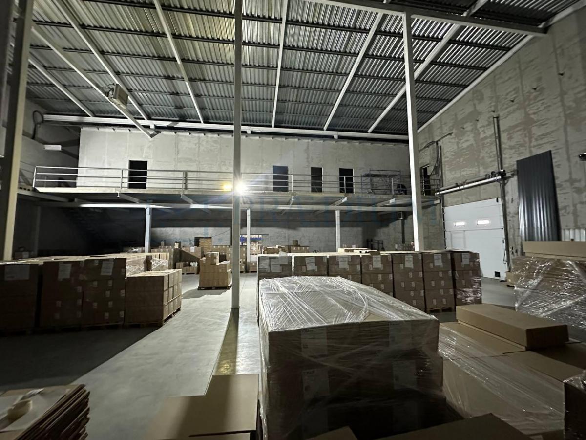 Продам склад, р-н Троицк,кв-л 203,д 6 стр 1