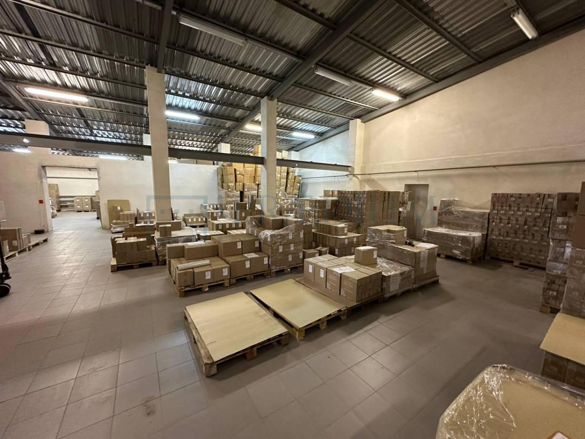 Продам склад, р-н Троицк,кв-л 203,д 6 стр 1