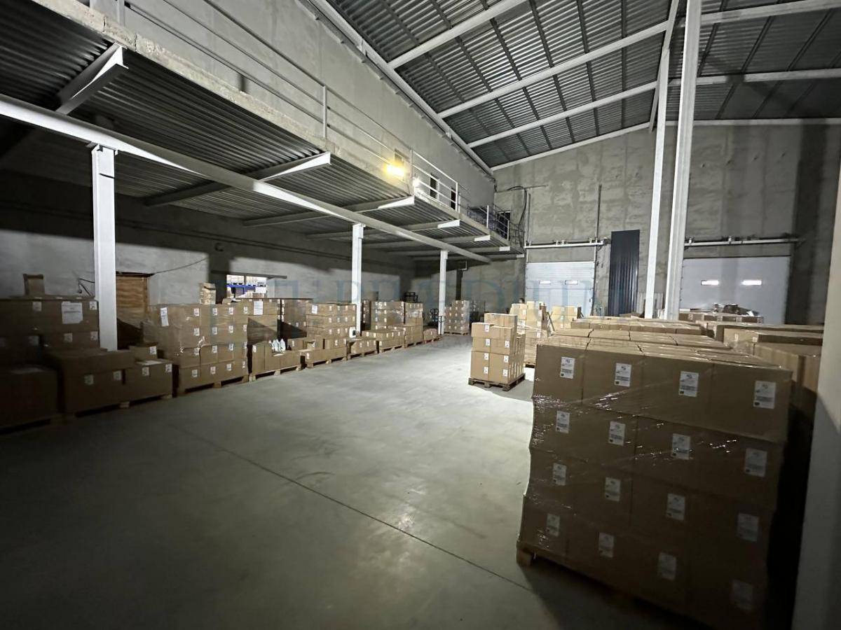 Продам склад, р-н Троицк,кв-л 203,д 6 стр 1