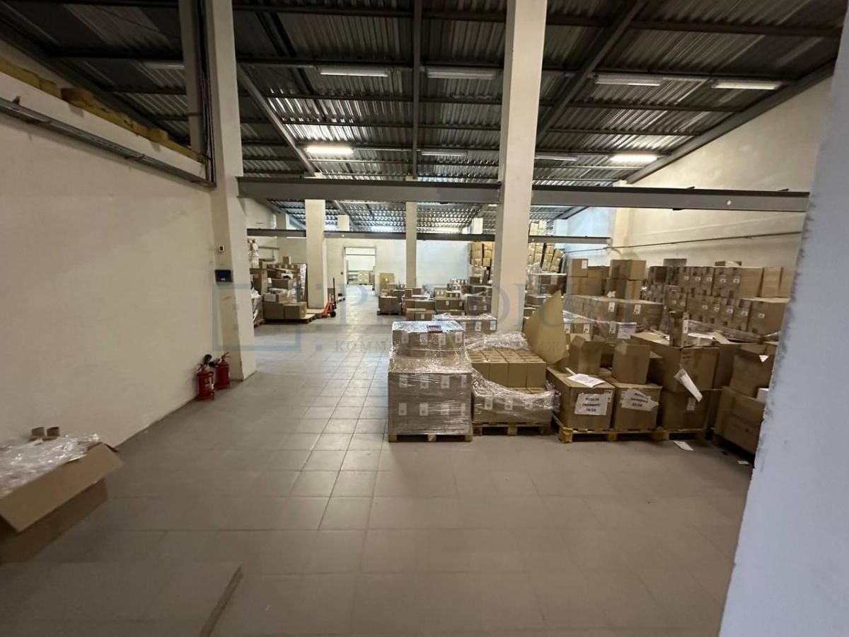 Продам склад, р-н Троицк,кв-л 203,д 6 стр 1