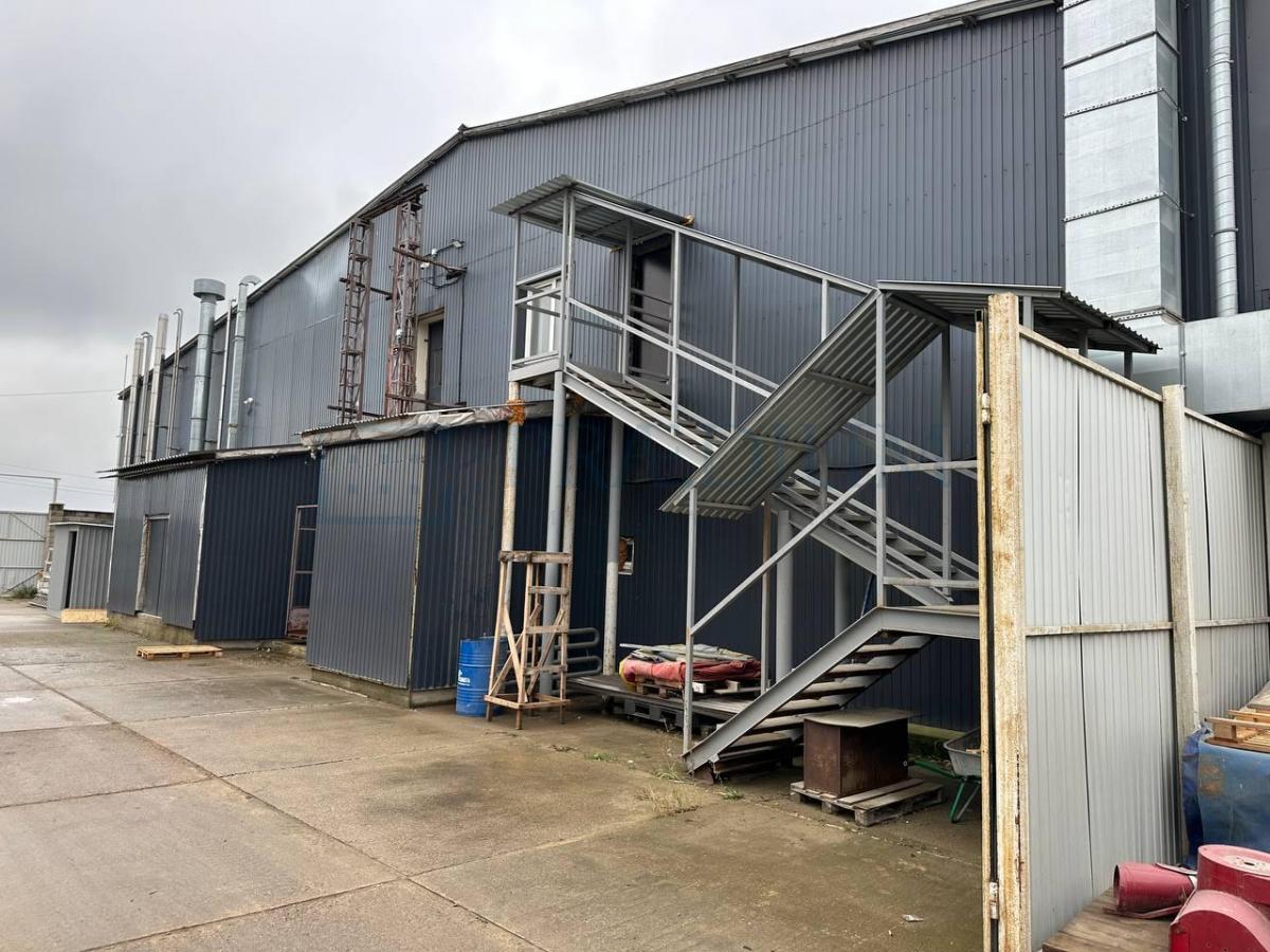 Продам склад, р-н Троицк,кв-л 203,д 6 стр 1