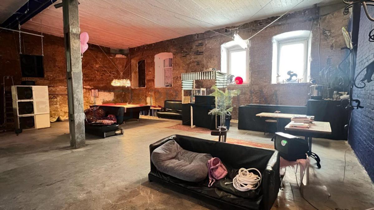 Продам торговое помещение в, д 1 стр 2