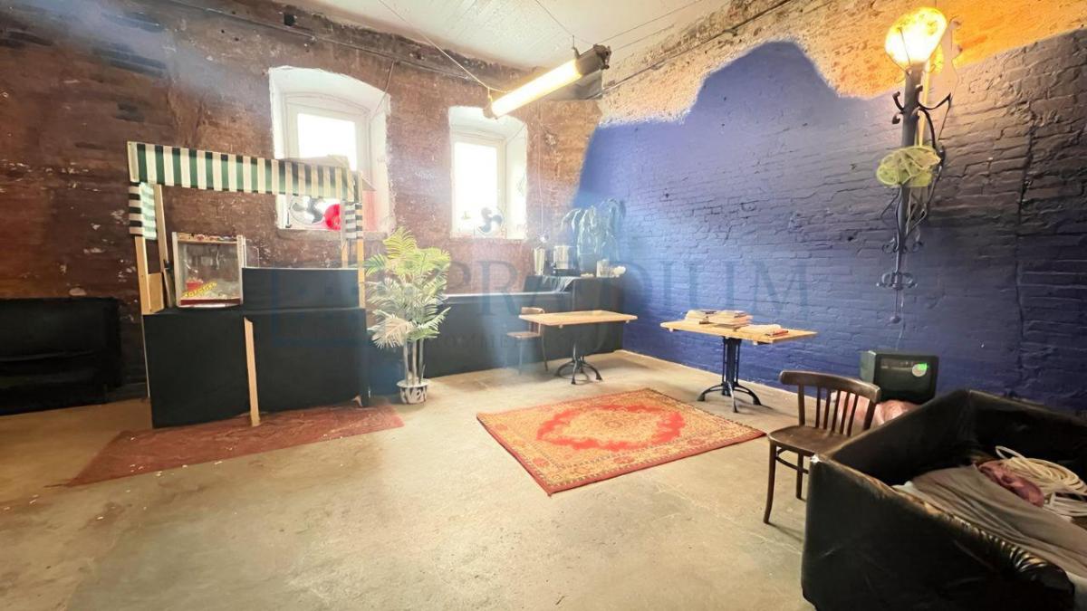 Продам торговое помещение в, д 1 стр 2