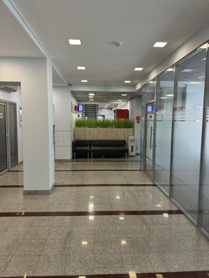 Продам торговое помещение в Москве, д 4