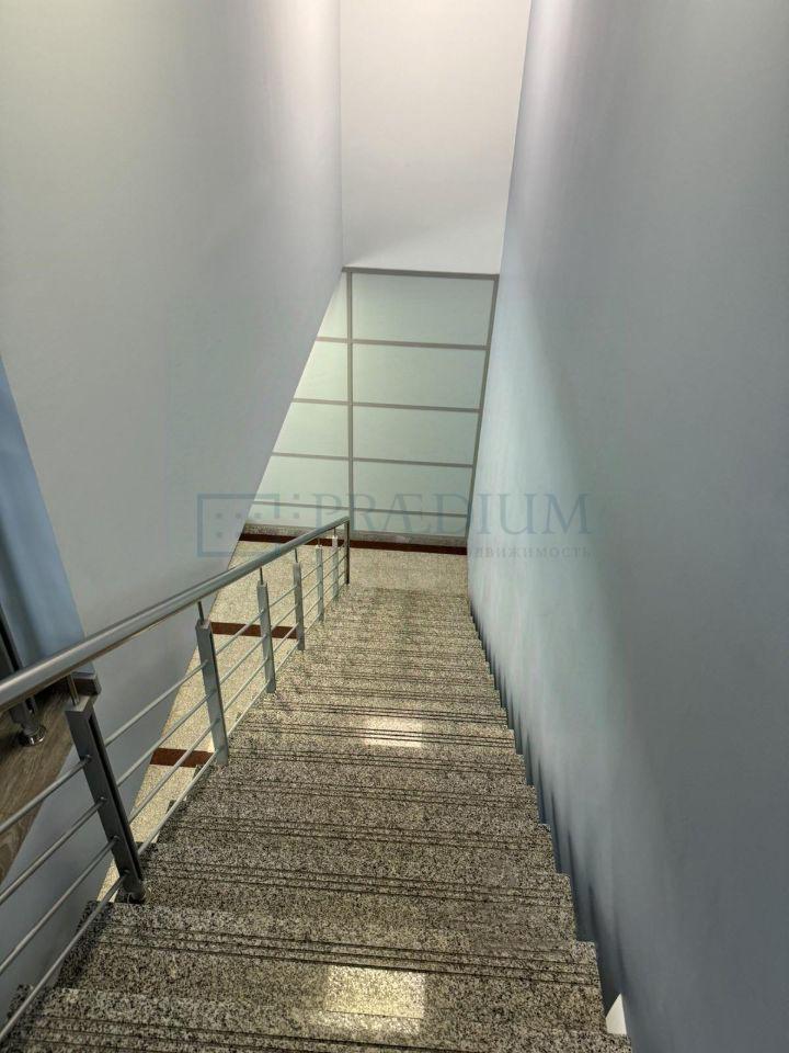 Продам торговое помещение в Москве, д 4