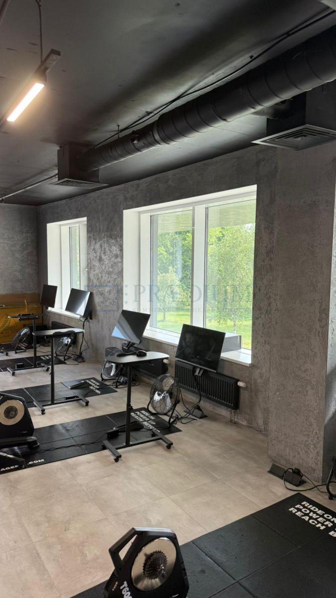 Сдается торговое помещение в Москве, д 18