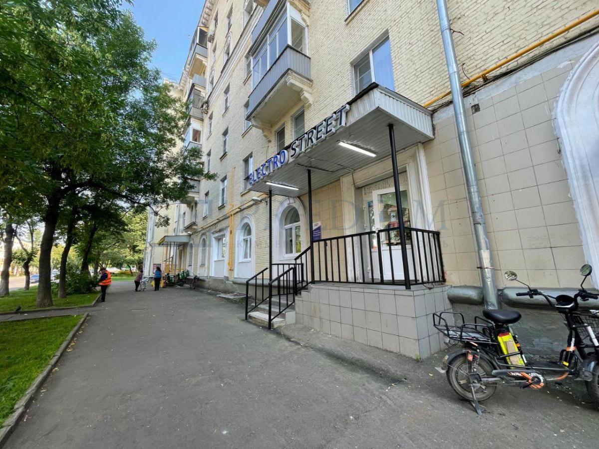 Продам торговое помещение в Москве, д 14