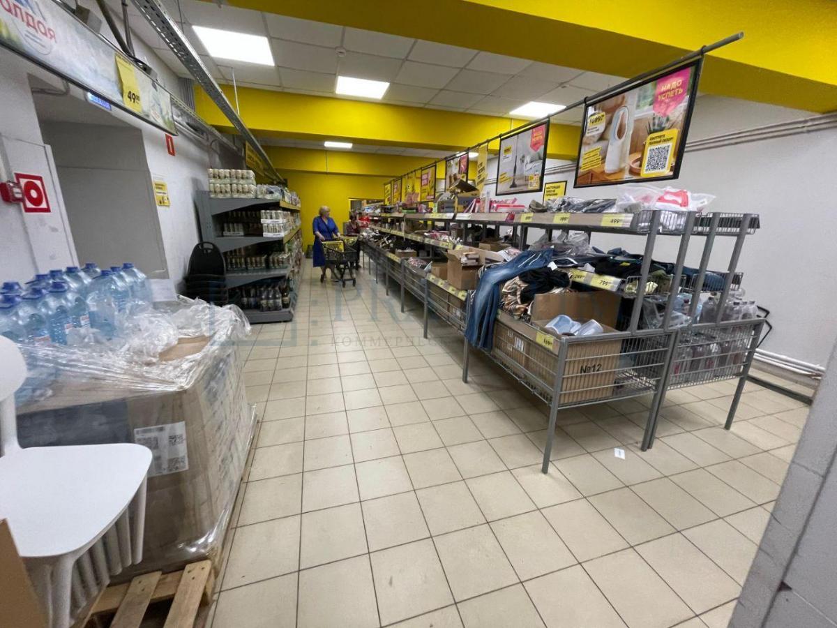 Продам торговое помещение в Москве, д 14