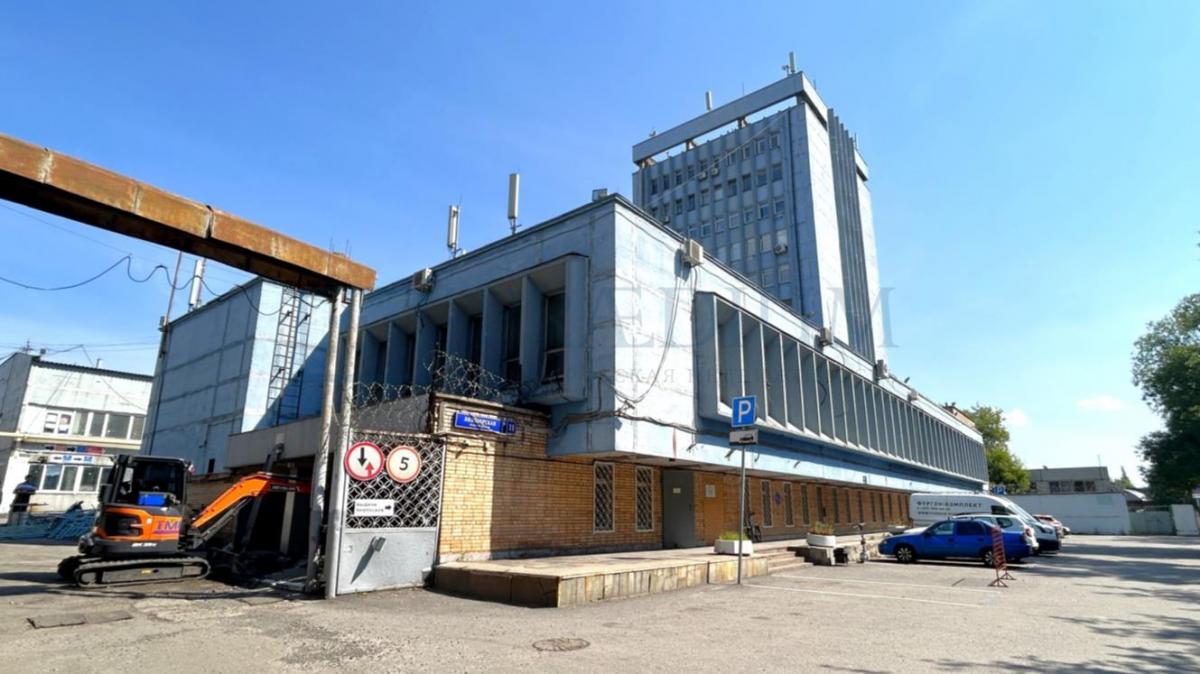 Продам торговое помещение в Москве, д 11