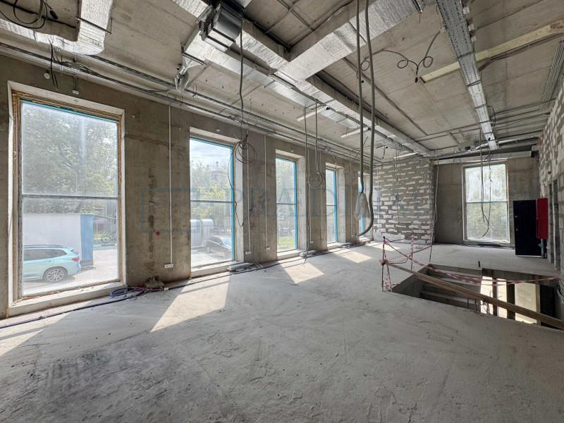 Продам торговое помещение в Москве, д 1