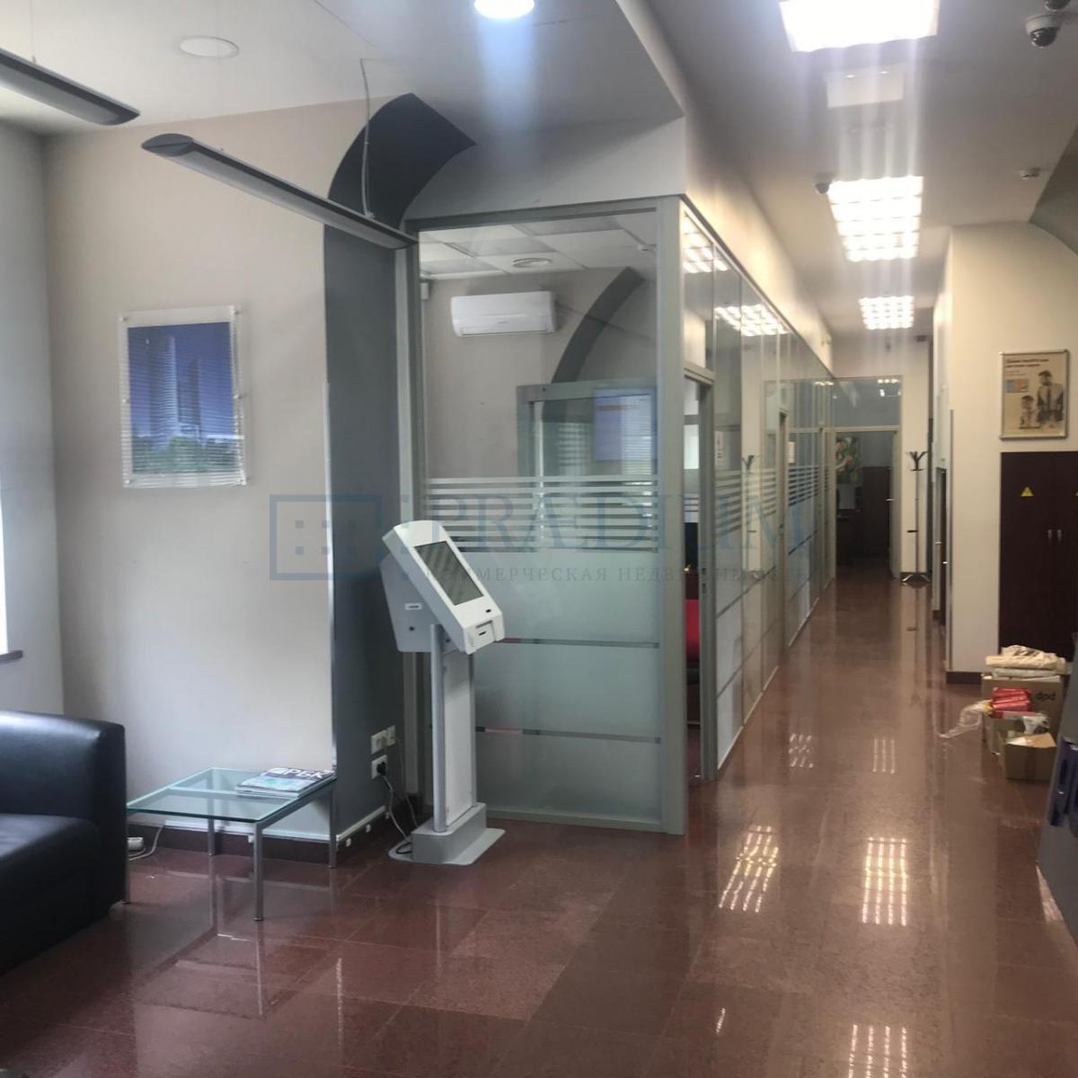 Сдается торговое помещение в Москве, д 124 к 8