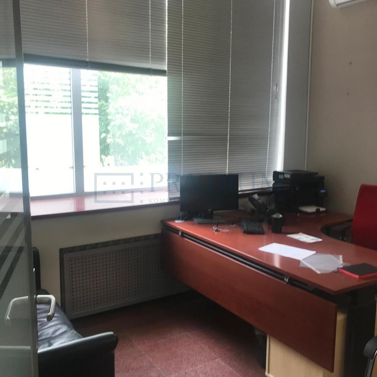 Сдается торговое помещение в Москве, д 124 к 8