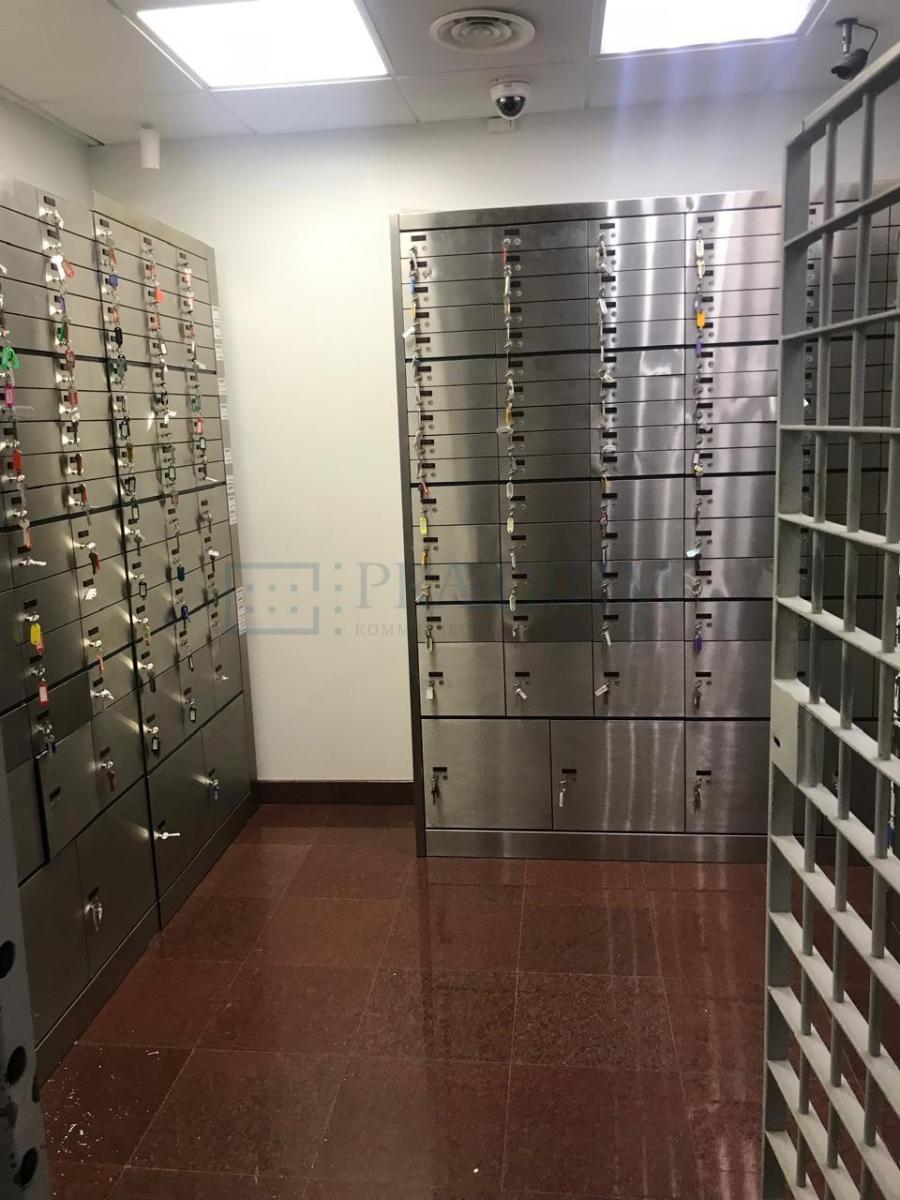 Сдается торговое помещение в Москве, д 124 к 8