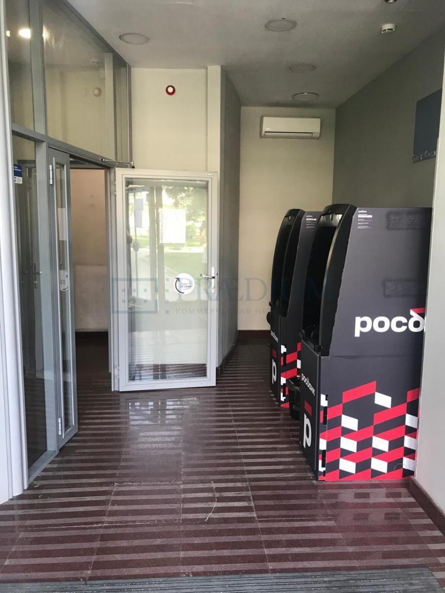 Сдается торговое помещение в Москве, д 124 к 8